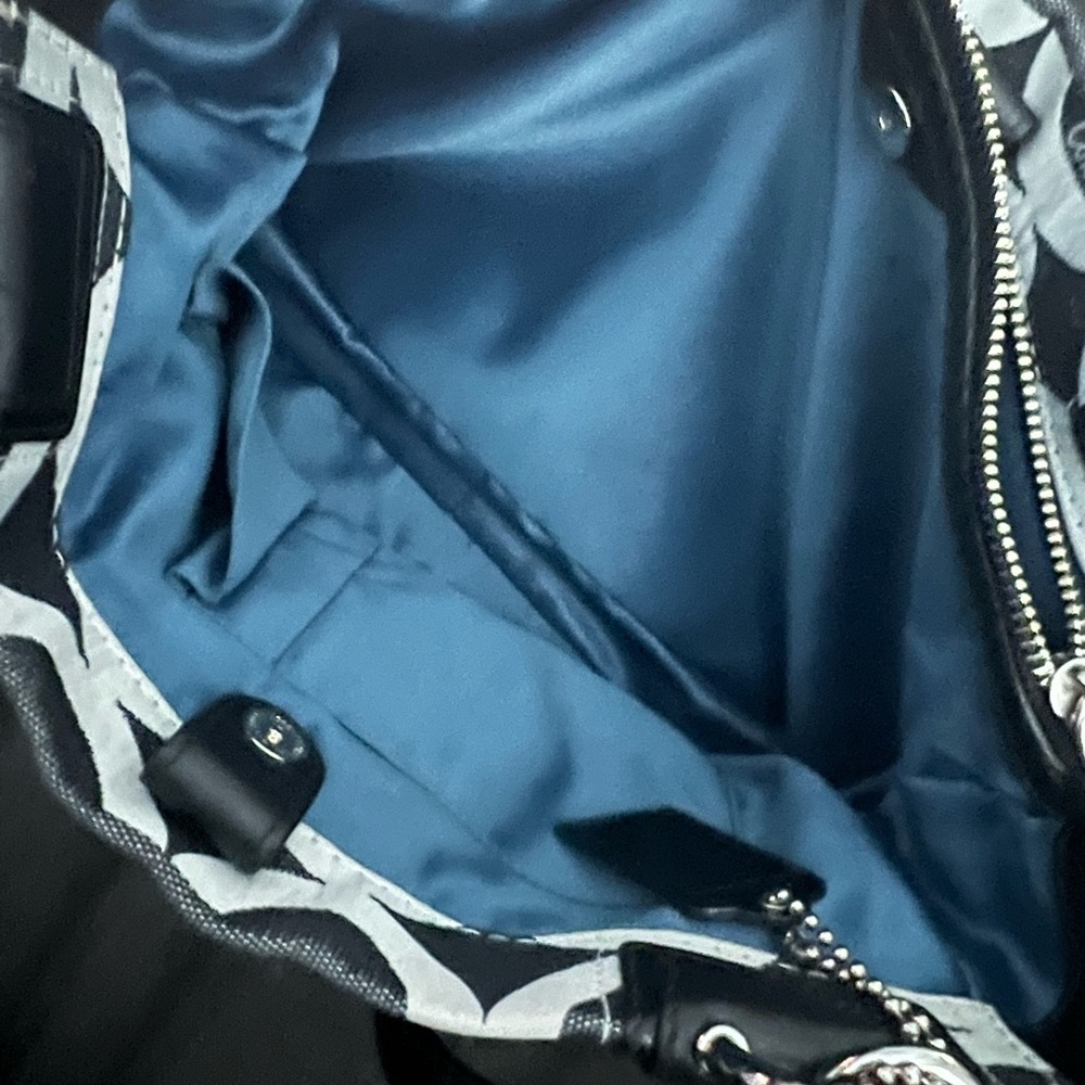 Coach Handbag - Picture 4 of 11